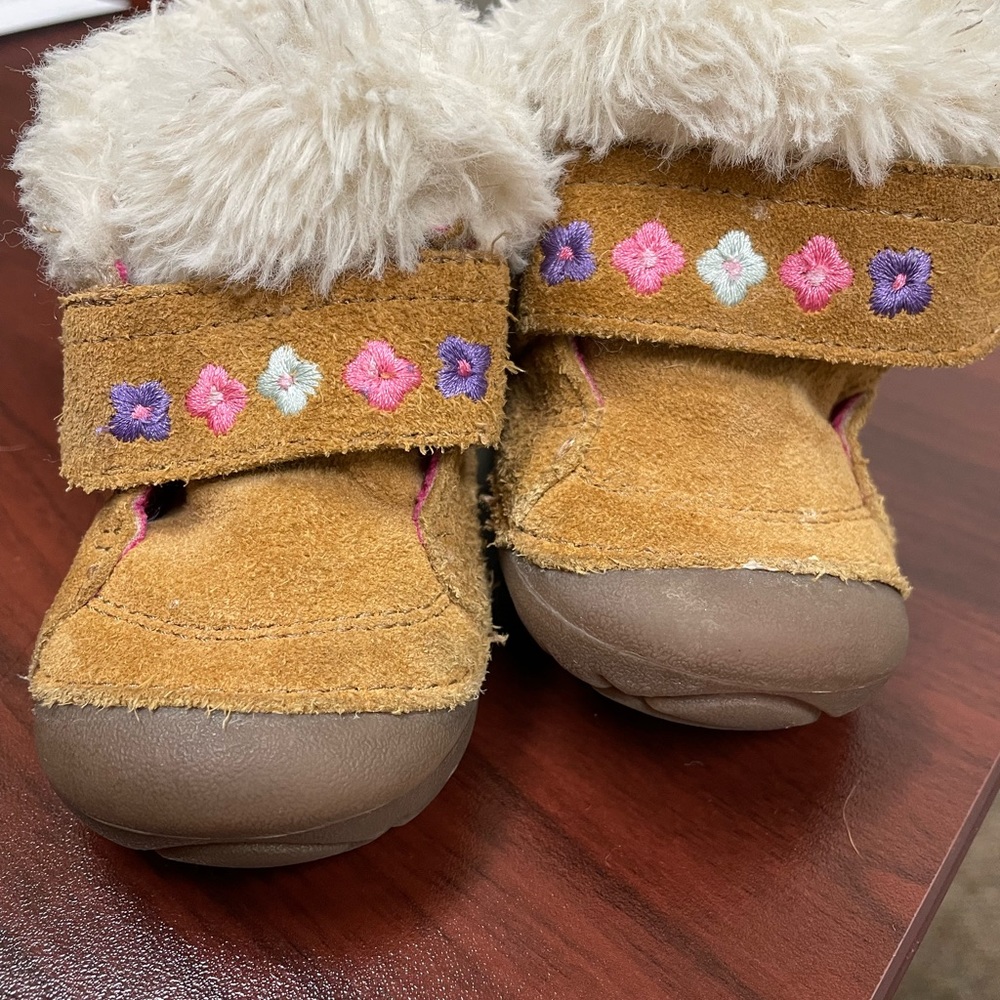 Gently worn stride rite baby girls boots